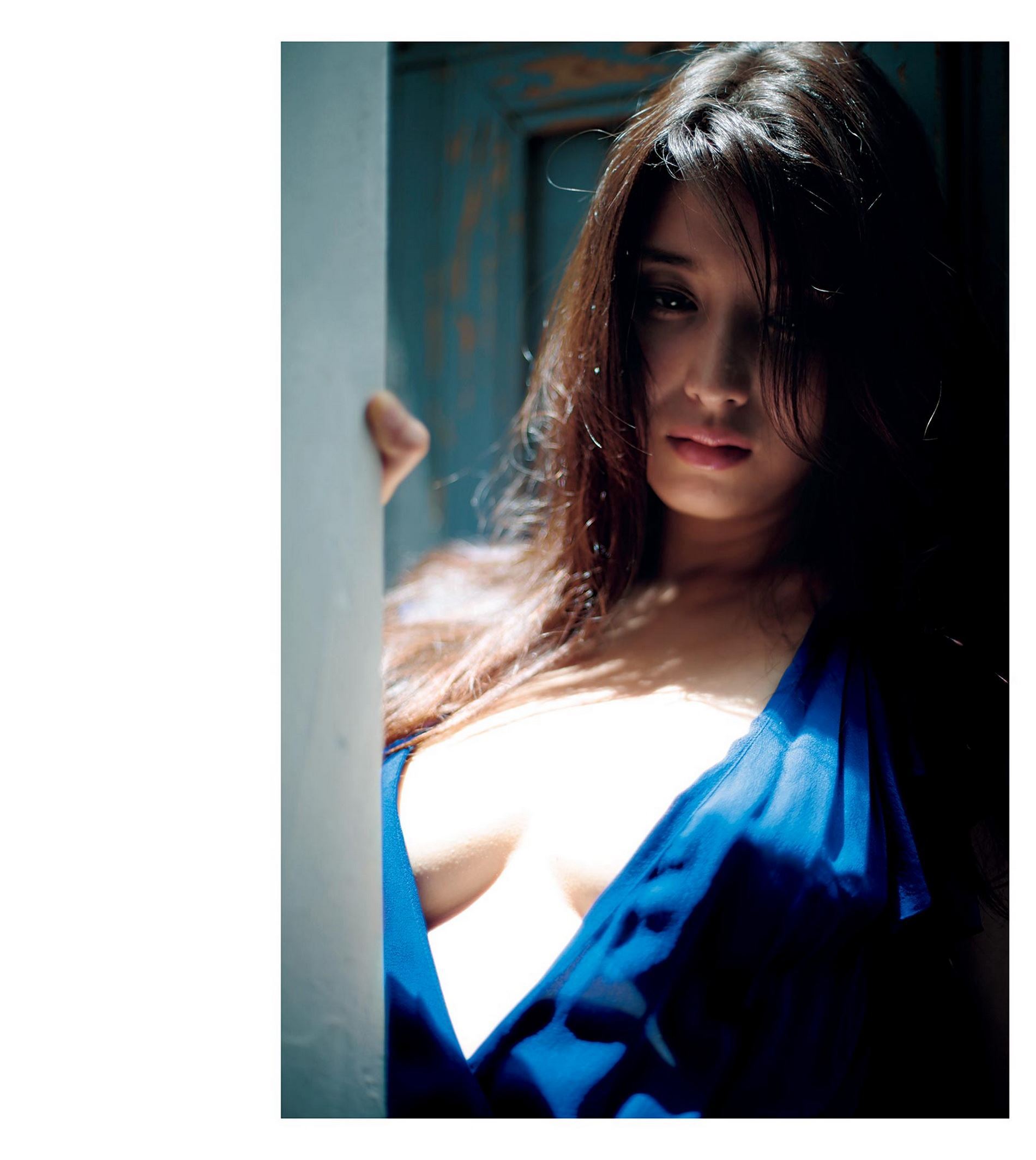 橋本マナミ写真集 『MANAMI BY KISHIN』(2014.12.08)